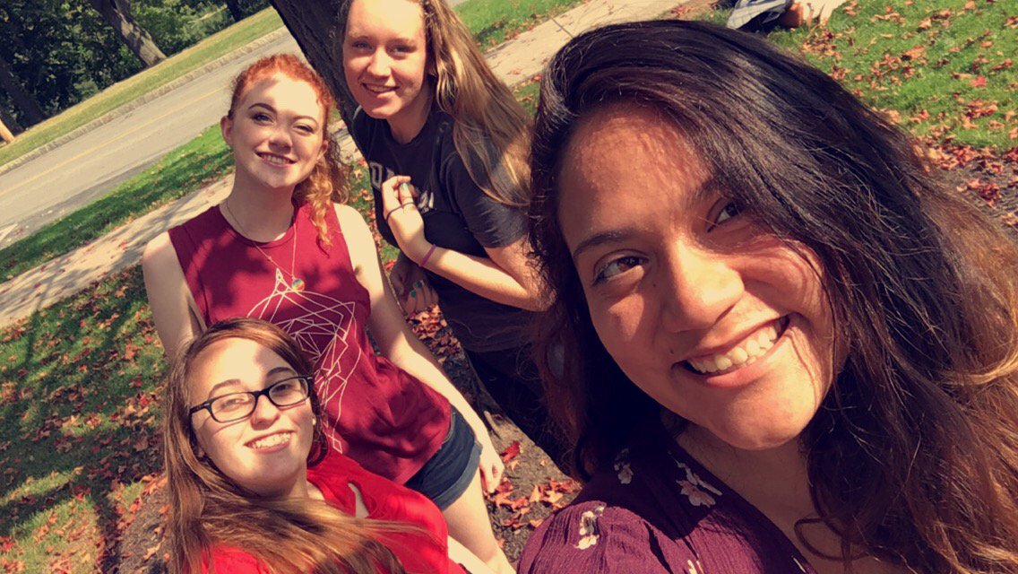 RochesterTheta's tweet photo. Happy fall break from the sisters of Kappa Alpha Theta! #urtheta https://t.co/KkyXisFP8f