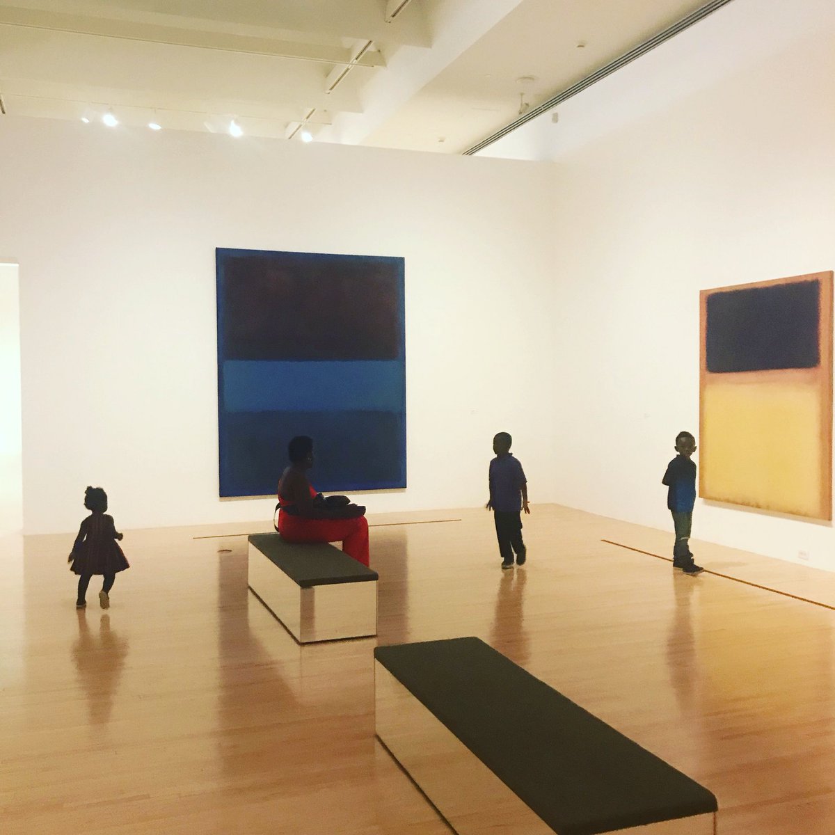 stuiewood's tweet photo. Feeling grateful to have so much wonderful art in #dtla. Seven #rothkos at @MOCAlosangeles https://t.co/yuT4bORmsl