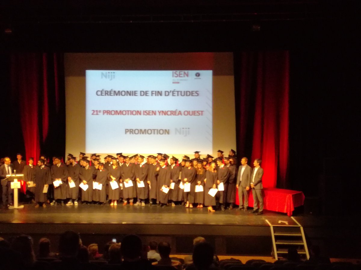 Un ancien CIR Rennes (<a href="/Isen_Rennes/">ISEN-Rennes</a> ) s'exprime au nom de ses collègues lors de la cérémonie de fin d'études à l'<a href="/isenbrest/">ISEN-Brest</a> #promotionNIJI