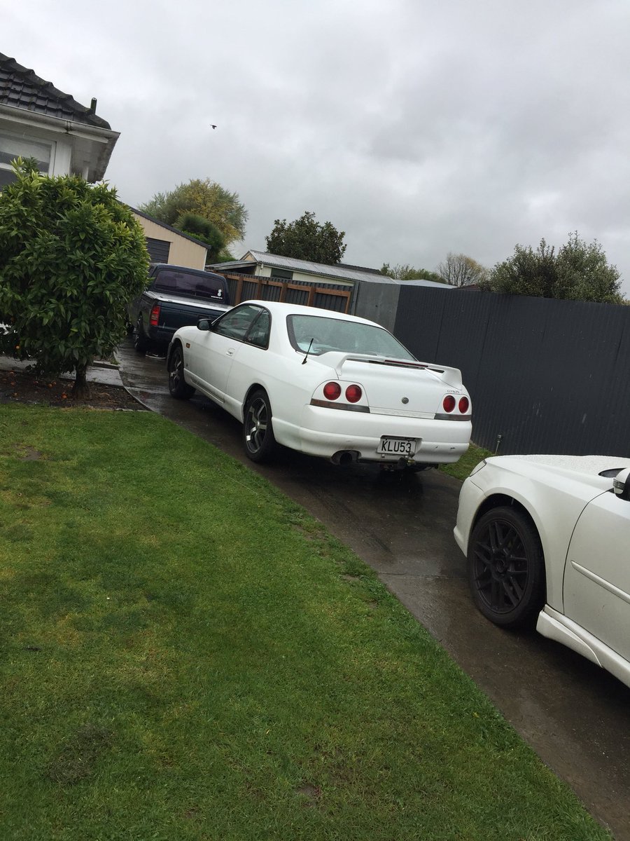 qSkys's tweet image. First car 😂😂😂