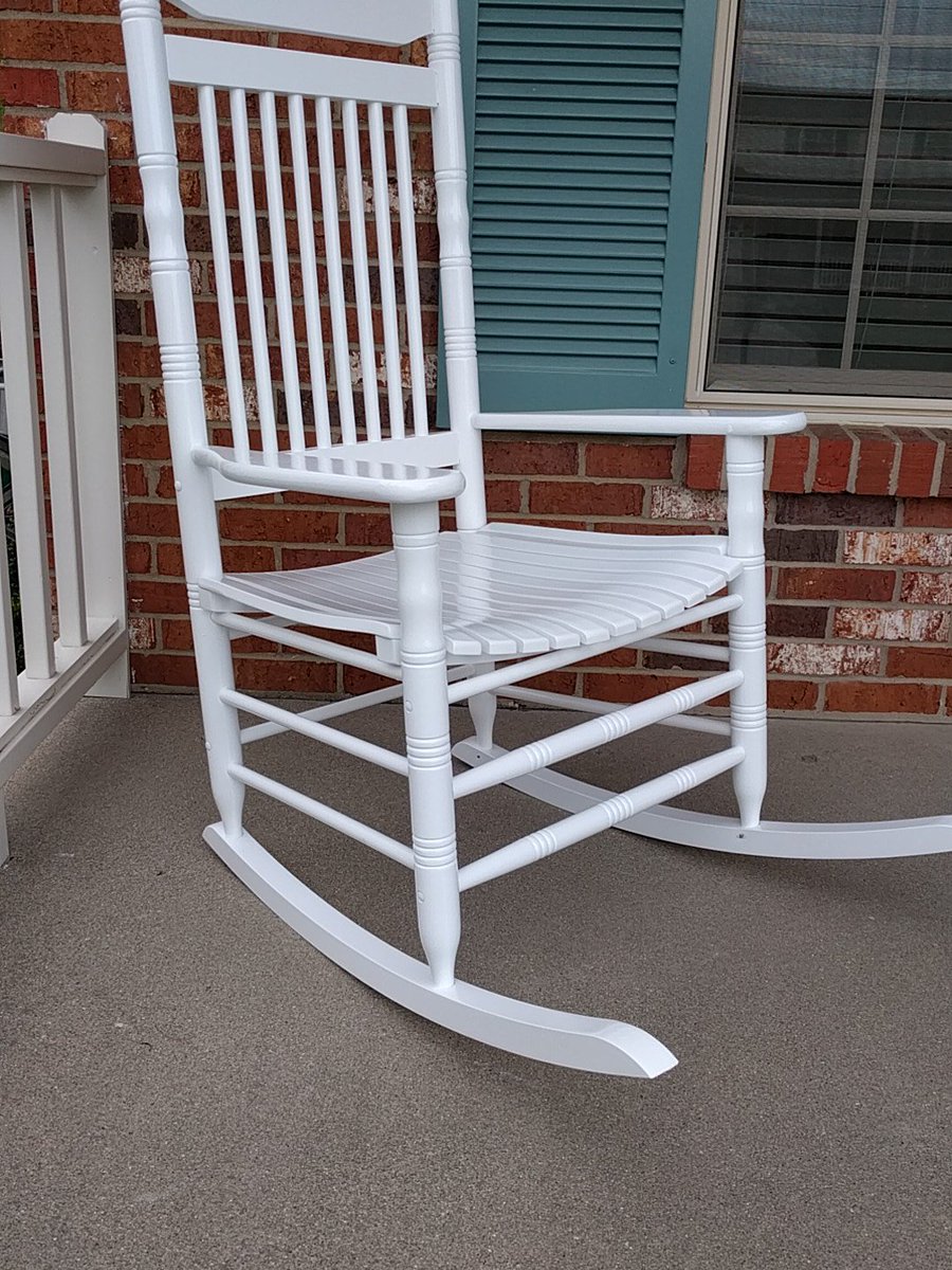 mikegroenke's tweet photo. The one thing @CrackerBarrel should be good at is rocking chairs. But apparently they make the instructions backwards. #NeedReplacement https://t.co/Kma9YFx88H
