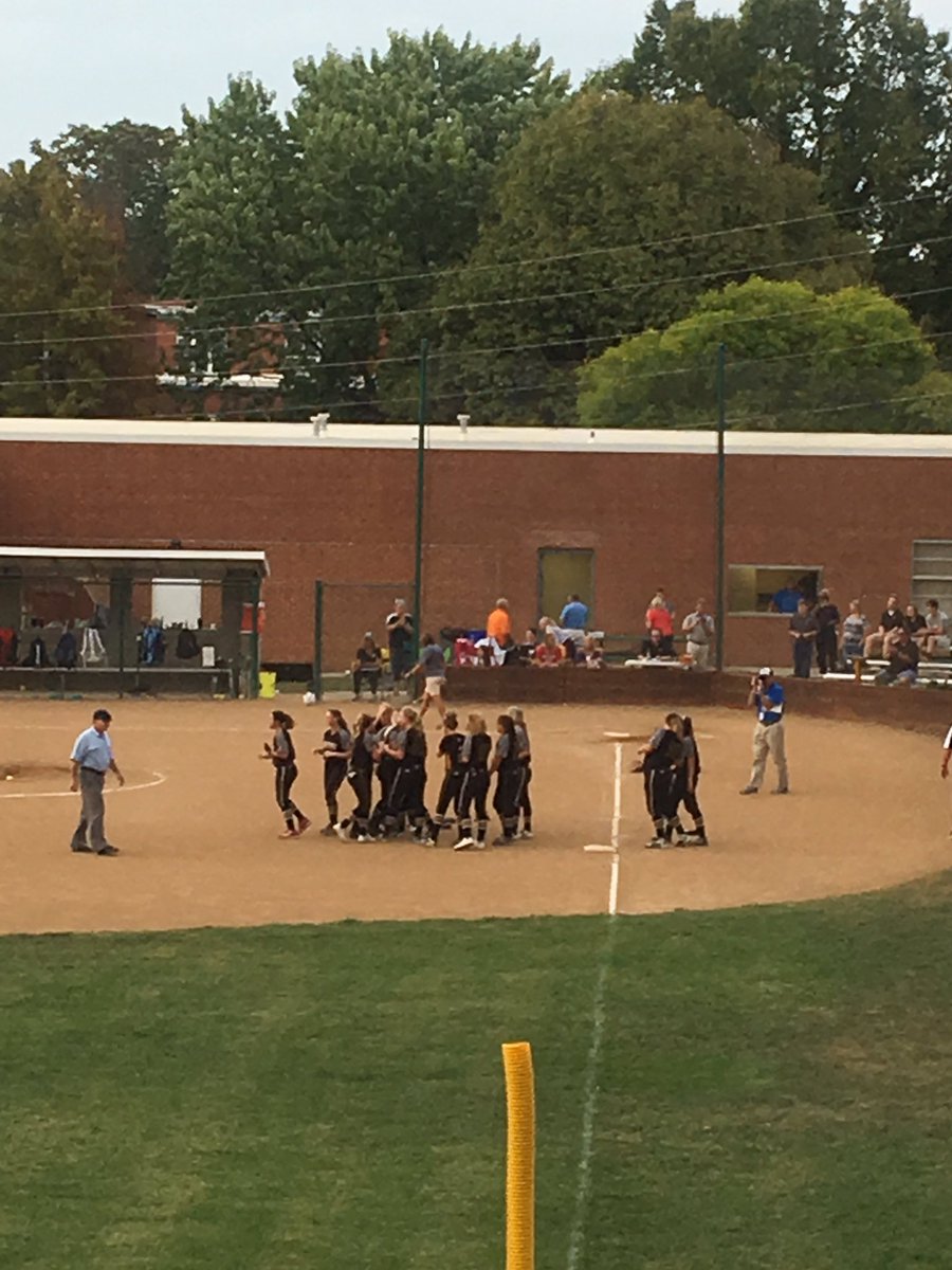 FESTUSAthletics's tweet photo. District Champs !! Way to go Tigers !! https://t.co/iT2baRzSkX