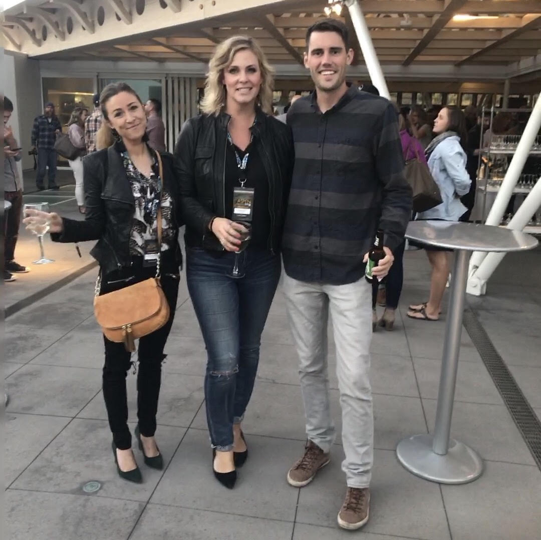 karshhagan's tweet photo. The KH Aspen Ski Co. Team had the best time last night at Two Farm Tables and a Microphone at the Aspen Art Museum! #TheMeeting13 https://t.co/jou6hUeEgb
