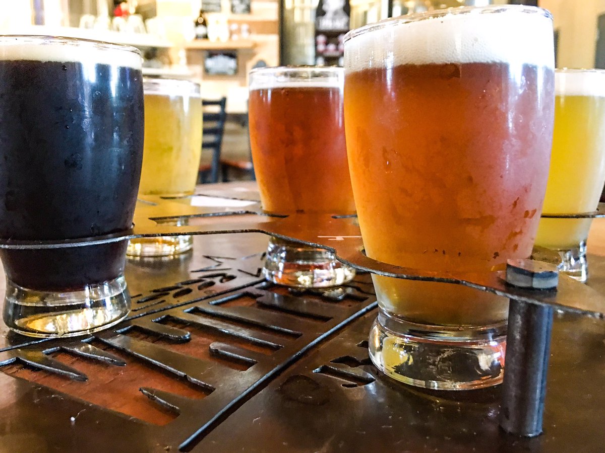 TXBeerSpot's tweet photo. #FirstBeeroftheWeekend is #Lotsofem from @Whitestonebeer! https://t.co/CLTv8154hm