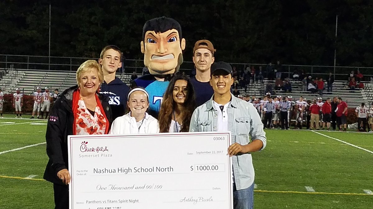 nashuaathletics's tweet photo. North earns the bonus money with more sales than South.
Titan class officers accept the check from Kristy Donaghue.
THANK YOU (2 of 2) https://t.co/2OgHK3U2Yr