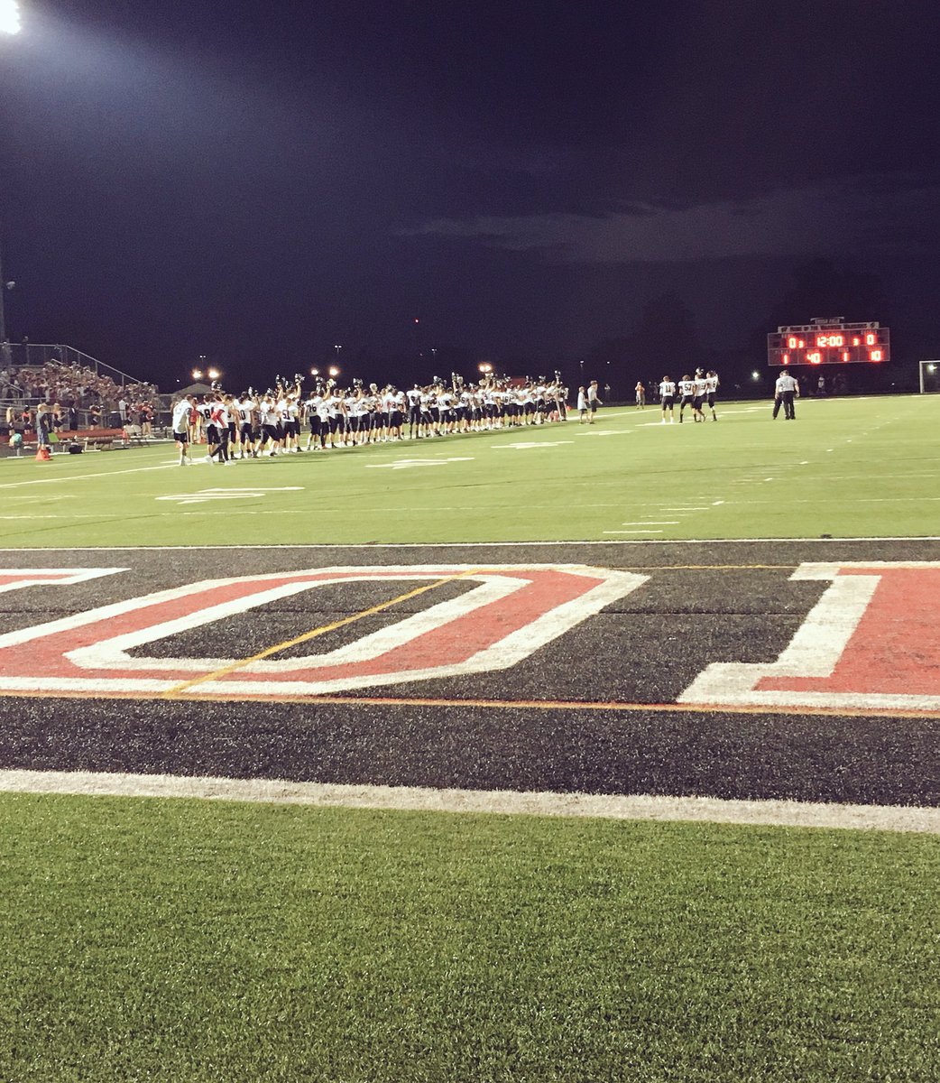 HSDstudents's tweet photo. Great night for a football game here at Warwick high school! #goblackknights #hempfieldpride @blacknightpride https://t.co/9TBNK7fgui