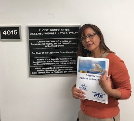 <a href="/CaliforniaPTA/">CaliforniaPTA</a> advocate <a href="/ruizm/">Mirna Ruiz</a> dropping off a Welcome Packet with her Assemblymember @AsmReyes47 #PTA4Kids #AD47 #PTAintheCapitol