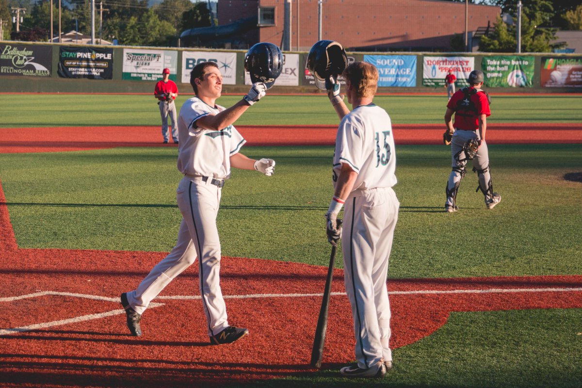 bhambells's tweet photo. Say cheese! #WorldSmileDay #BellsCountry https://t.co/x4IVufekRE