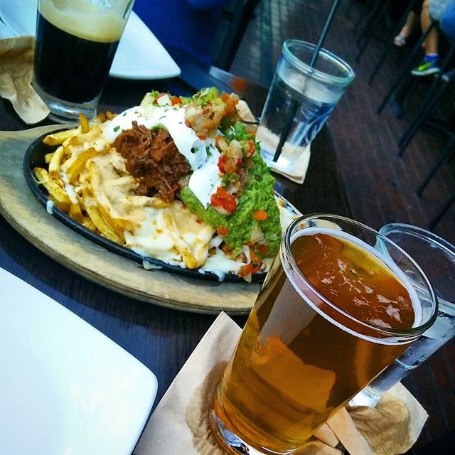 Dinner in the #Gaslamp never looked better! Comment below with your go-to #barleymash dish.  📷: @deneb_trevino