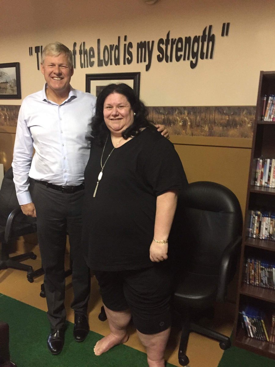 BettyBevans's tweet photo. Deputy Priemier Stephen Horsman dropped in today. Thank you for all the support &amp; encouragement. #weightloss #thankful #journeytosuccess https://t.co/BjhKXMJELY