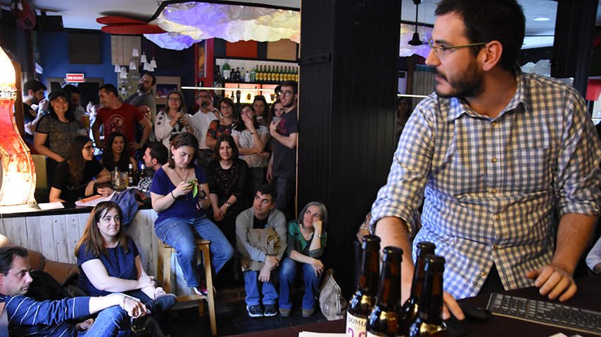 cienciatres's tweet photo. #PintMolaMil. Estuvimos en #Pint17ES y estaremos en #Pint18ES, ¿verdad @RodriguezR_G? @pintofscienceES https://t.co/JsQcJtkmYO
