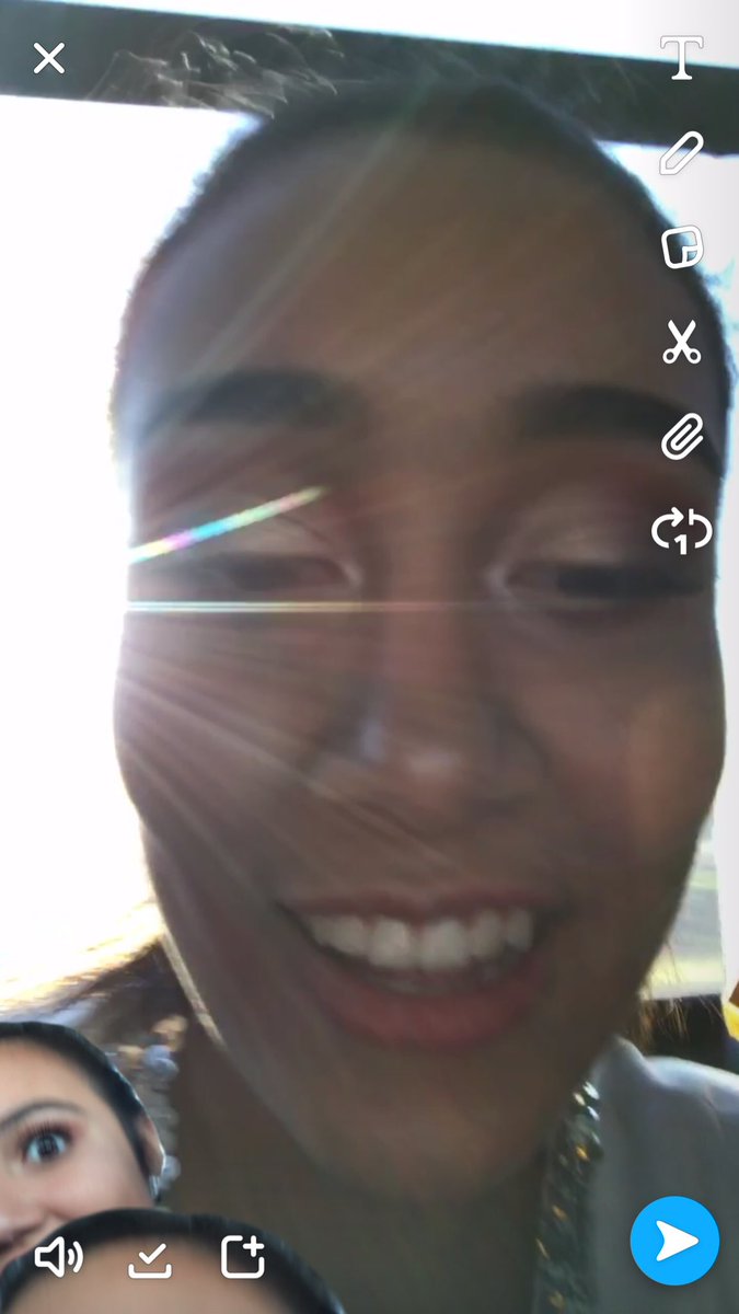 almitttaaa1's tweet photo. claudia or frozone ???? https://t.co/58Vrdj0Jlr