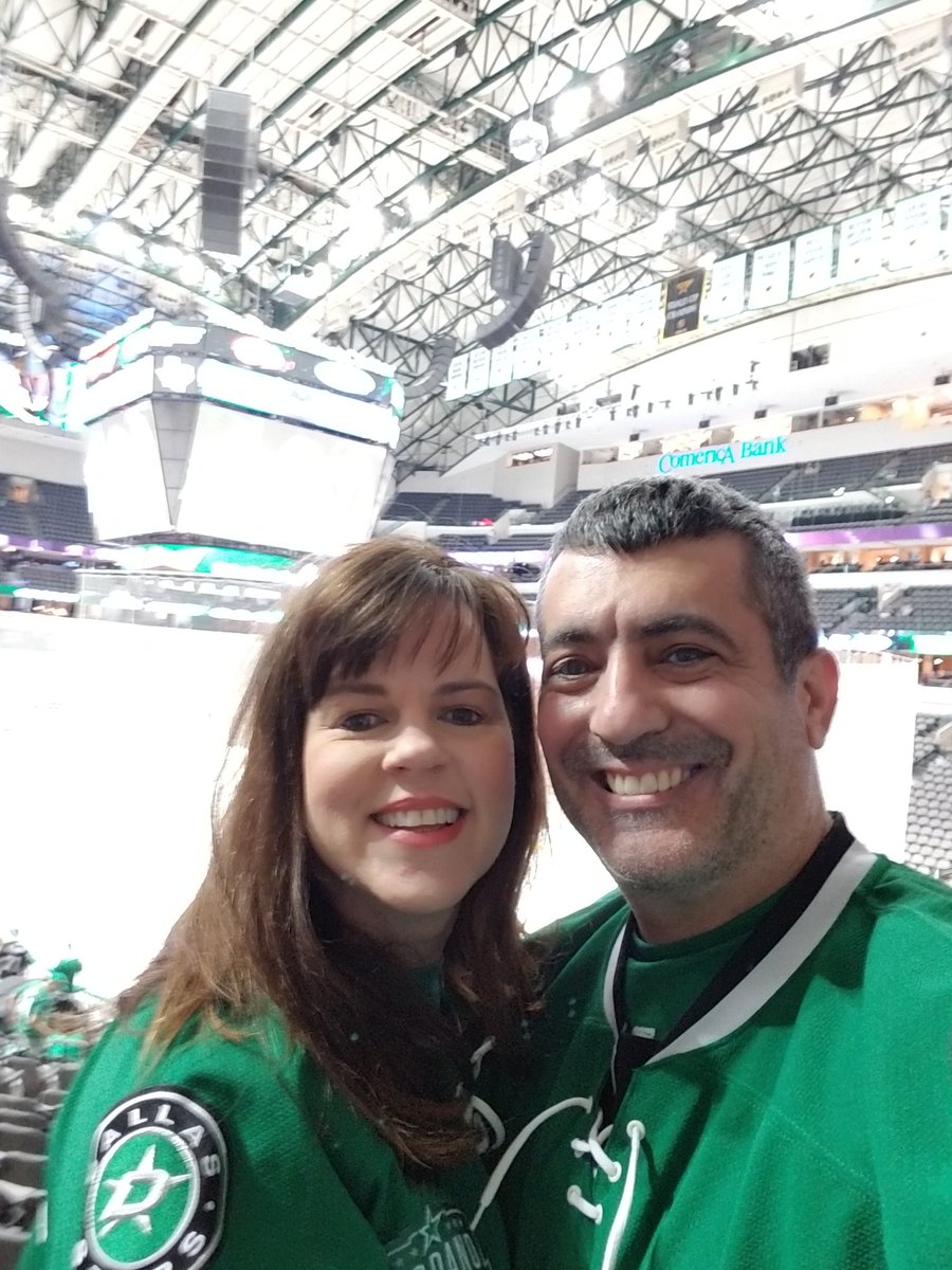 hockeynancy30's tweet photo. FINALLY! Opening night, baby!! GO STARS! #DALVGK https://t.co/77m9hUjr84