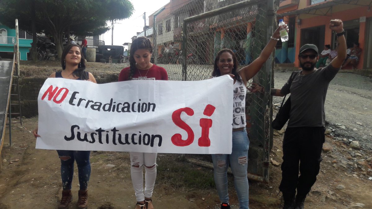 PalmeraPili85's tweet photo. #SolidaridadCampesinosTumaco somos todos #ImplementacionEsPaz https://t.co/Vhu1e5DrXh