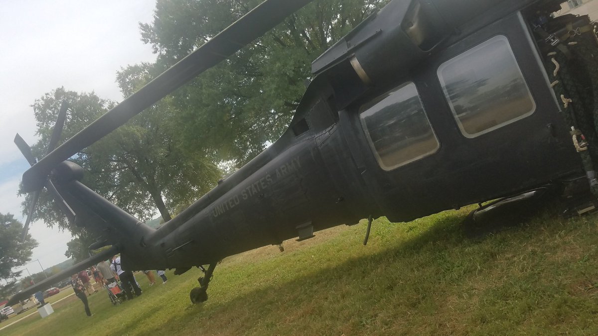 BridgePhase's tweet photo. #ArmyTenMilerExpo at the D.C. Armory today! https://t.co/tsaUSVwMSi