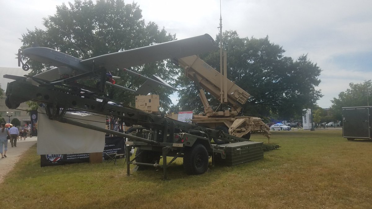 BridgePhase's tweet photo. #ArmyTenMilerExpo at the D.C. Armory today! https://t.co/tsaUSVwMSi