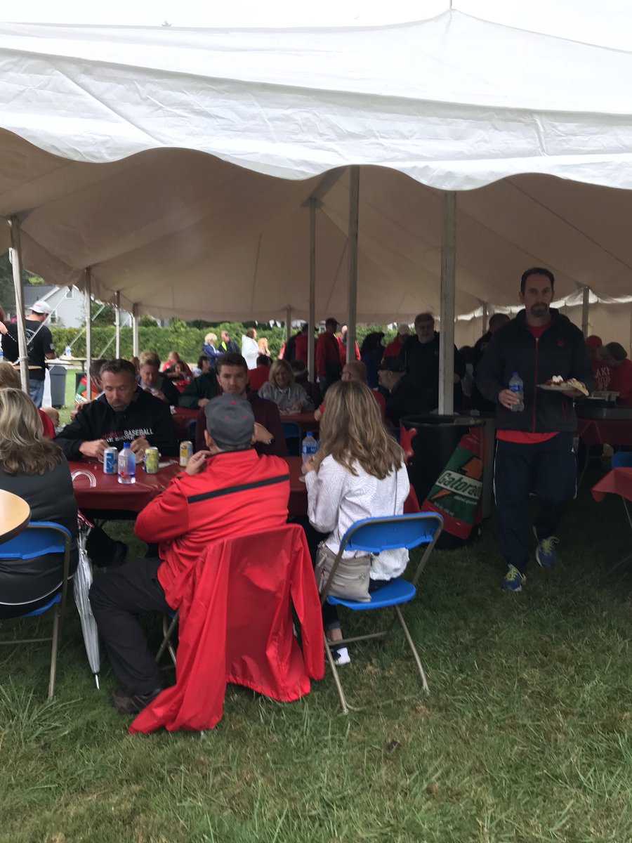 TiJeMorris's tweet photo. Catering Lake Shores Staff Tent tonight for HOCO!!! #goshorians #servicewithasmile #foodservicerocks https://t.co/wPElBSPc7H
