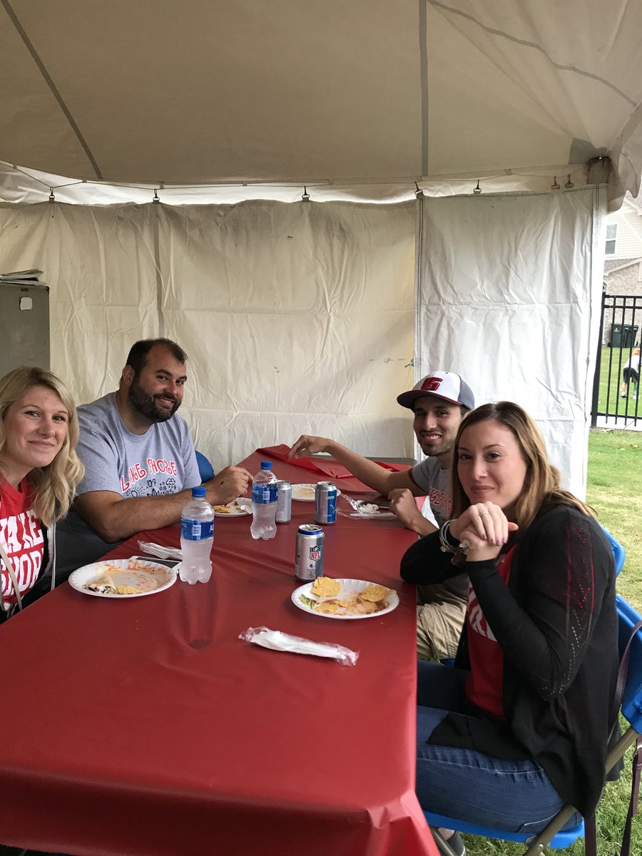 TiJeMorris's tweet photo. Catering Lake Shores Staff Tent tonight for HOCO!!! #goshorians #servicewithasmile #foodservicerocks https://t.co/wPElBSPc7H