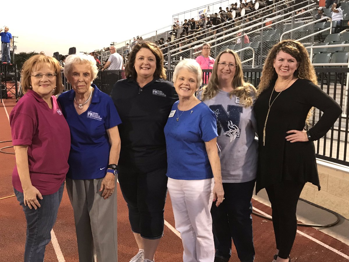 IISDFoundation's tweet photo. Our Board Members are celebrating "ISF Night" at @IrvingISD Joy & Ralph Ellis Stadium! #ISFGreatness https://t.co/ptfhT06Cr9