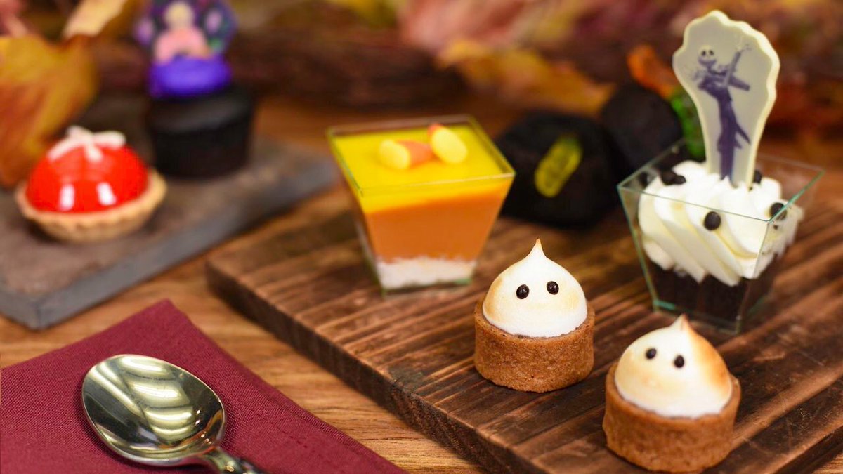 WDWdining's tweet photo. Come Out and Socialize at the Happy HalloWishes Dessert Party https://t.co/R4uYSRhtvl via @DisneyParks #WaltDisneyWorld https://t.co/Nsoo1Ufb3P