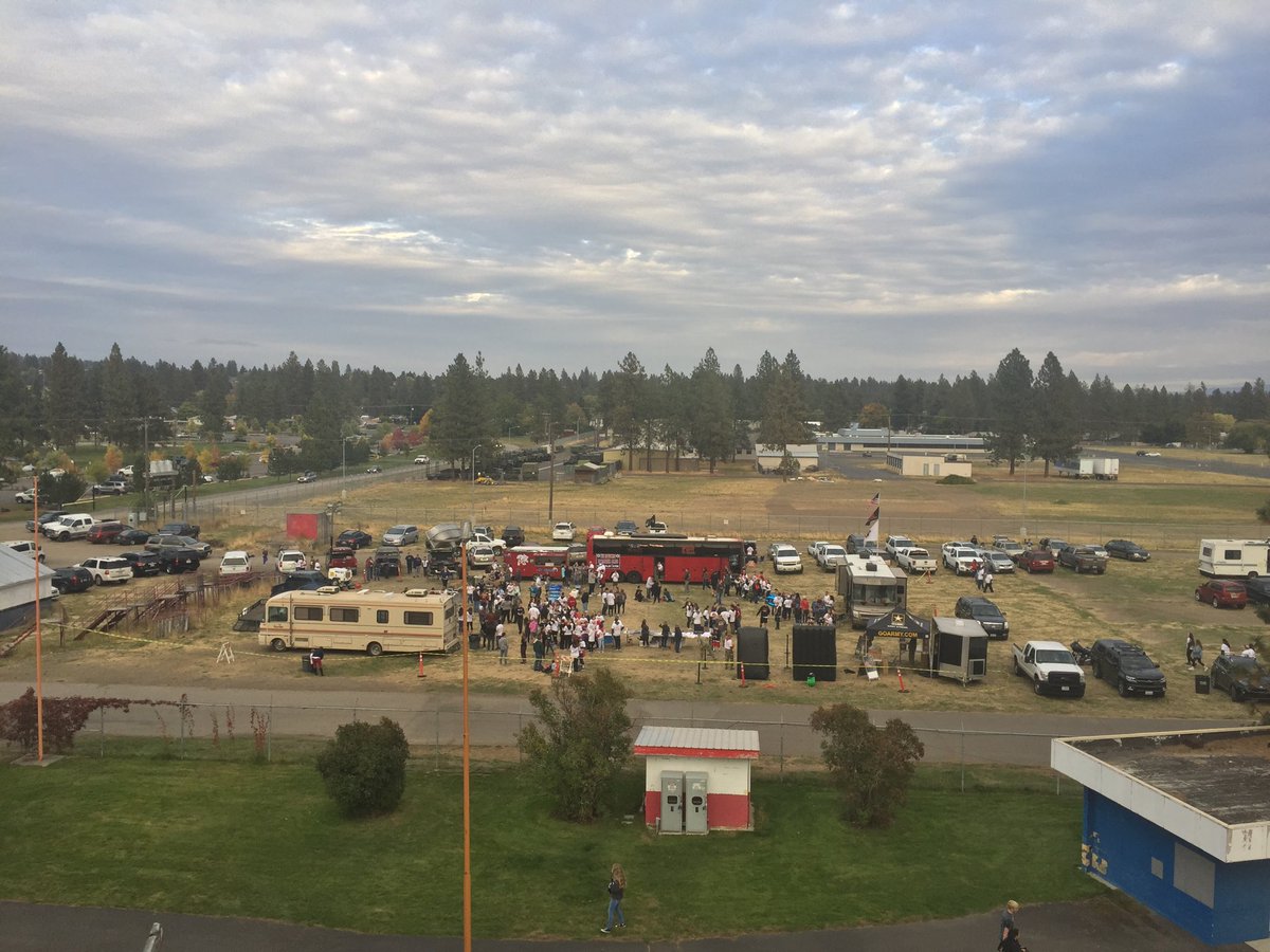 Wildcat Battle of the Bell Tailgate just getting started - plenty of food left to eat before game - GO CATS!