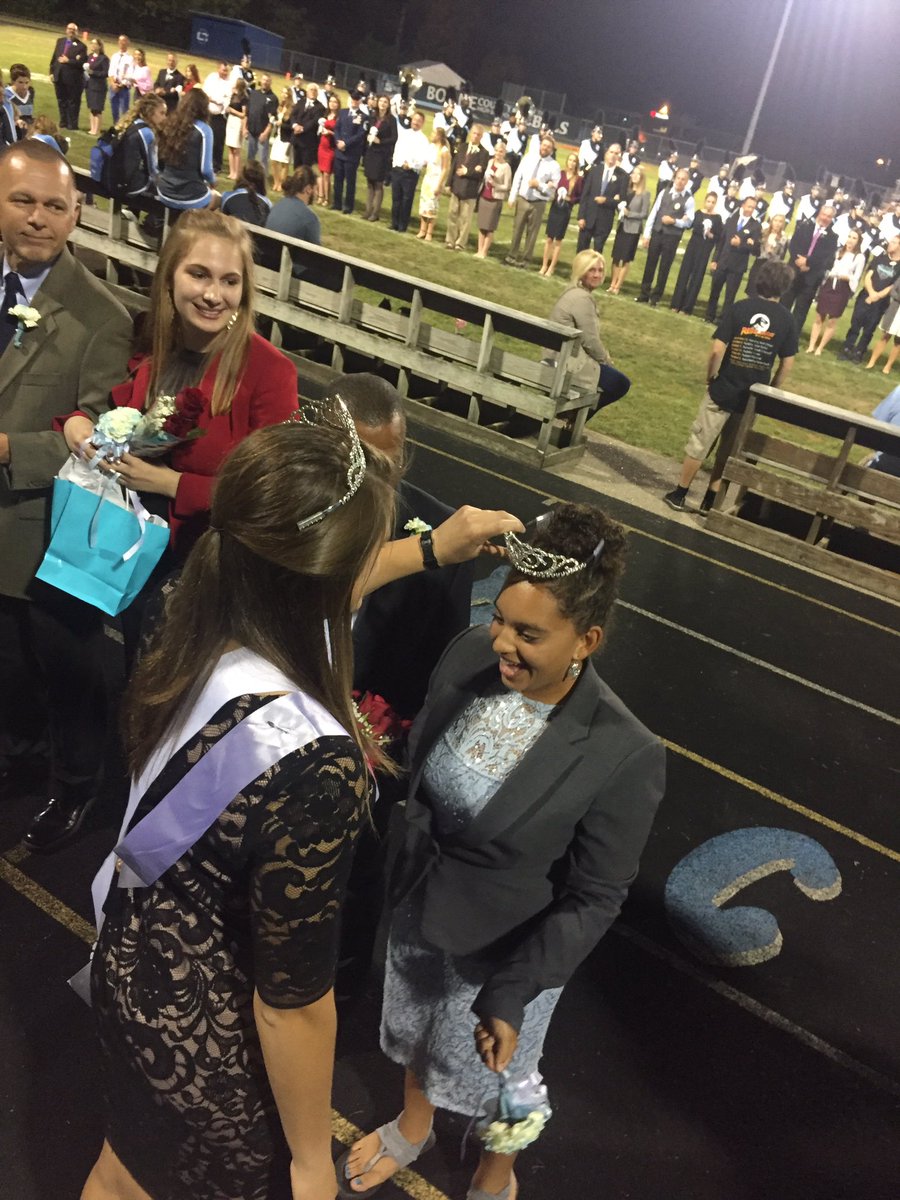 BCHS_Rebellion's tweet photo. Your 2017 #HomecomingQueen is @reginalu7! Congrats to the Queen and her Court! https://t.co/tybFLh2yLV