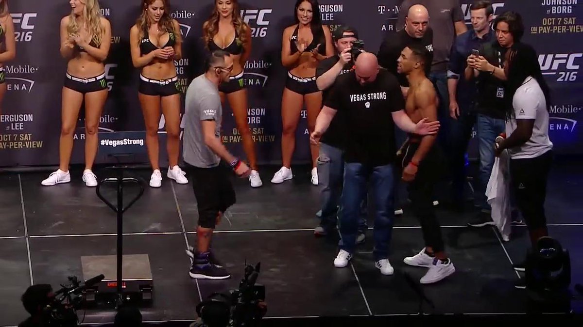 ゴング格闘技 Ufc 10月7日 Ufc 216 米国ラスベガスtモバイル アリーナ Ufc世界ライト級暫定王座決定戦 トニー ファーガソン 155lbs 70 30kg Vsケビン リー 154 5lbs 70 08kg