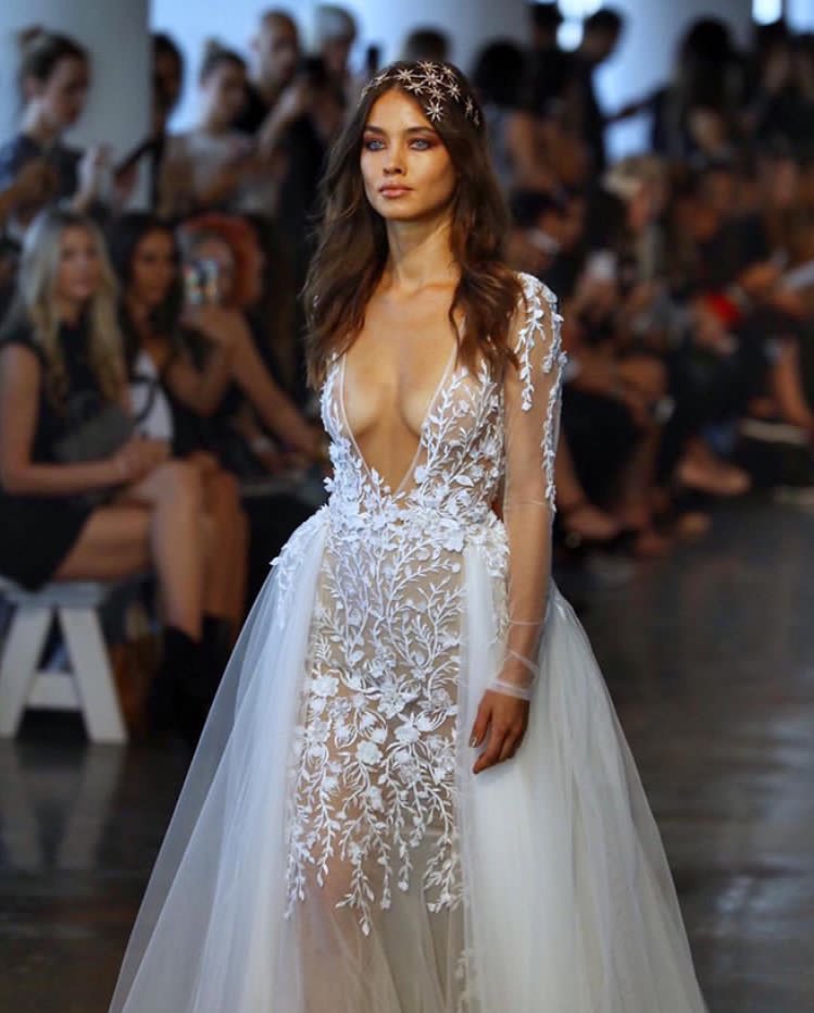CocoEventsInc's tweet photo. The F/W 2018 @bertabridal runway show this morning had us in absolute awe.
#CocoEvents #BertaBridal https://t.co/3bYWlhwtBq