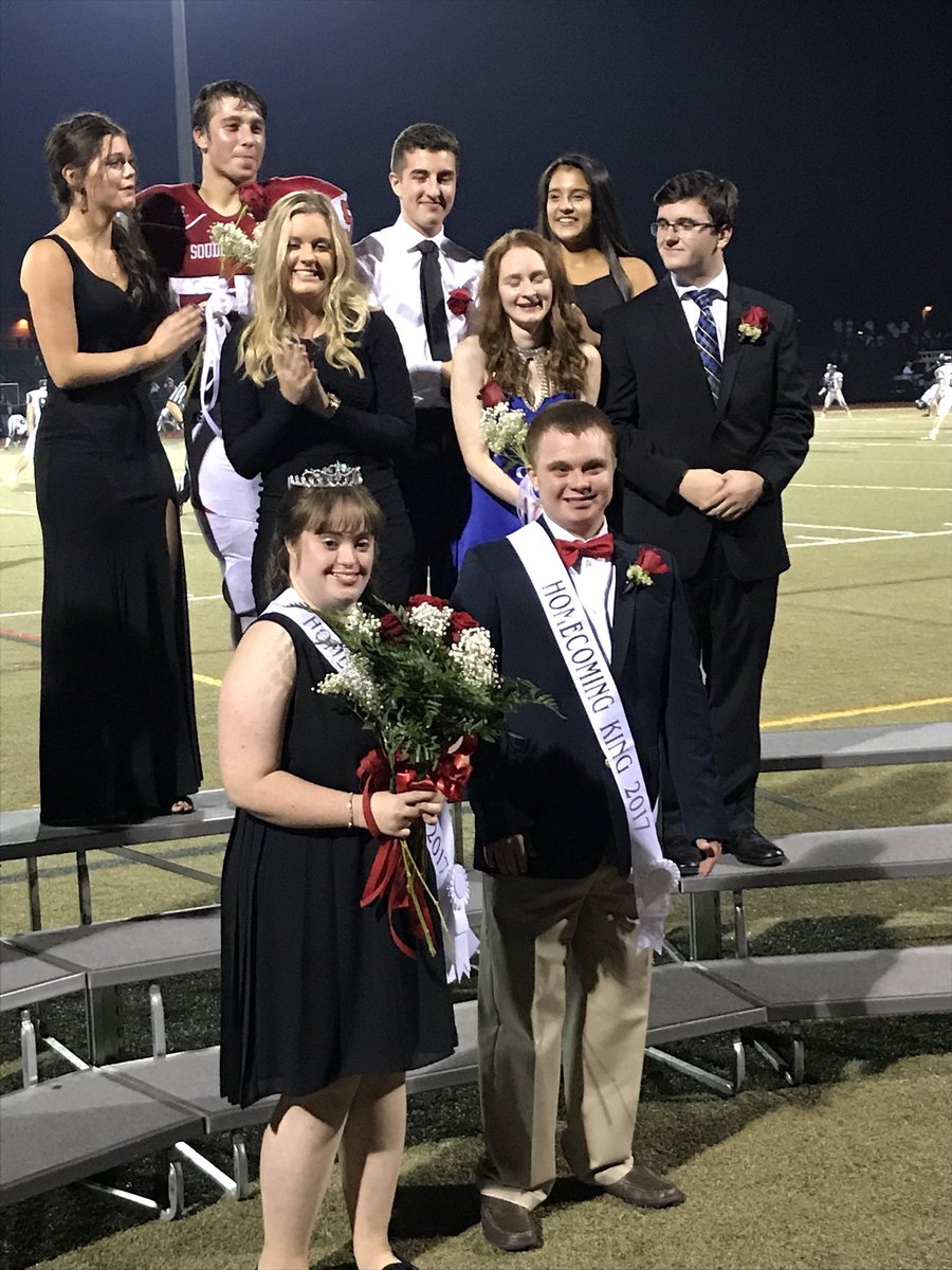 SASD_SAHS's tweet photo. Congratulations to our Homecoming King and Queen! https://t.co/qnheJmMGac