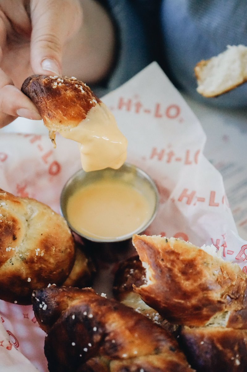 Hi_Lo_Diner's tweet photo. Cheese me🧀🤘🏼Perfect as a starter or washed down with a #dinerdrink 😉...check out our new Pretzel Knots: https://t.co/a0OXbymO1J #iateathilo https://t.co/QcbwzMtTmv