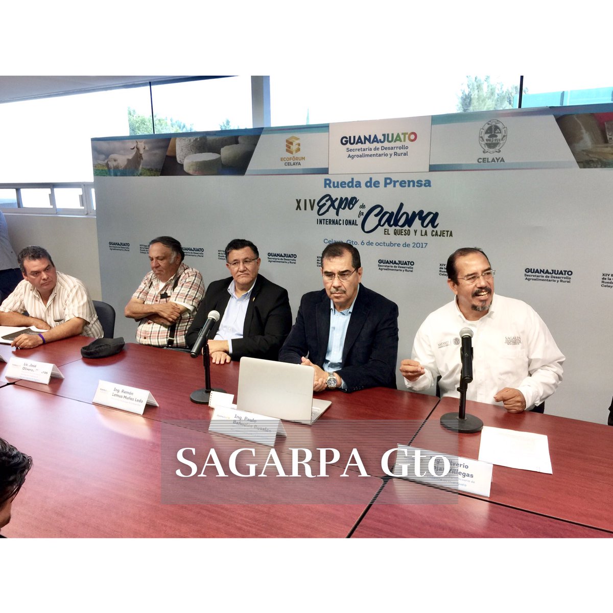 SAGARPAGTO1's tweet photo. Rueda de prensa de la expo de la #Cabra el queso y la #Cajeta #GobiernoFederal participa con una inversión del más del 50% para este evento https://t.co/VjGDFfgh8o