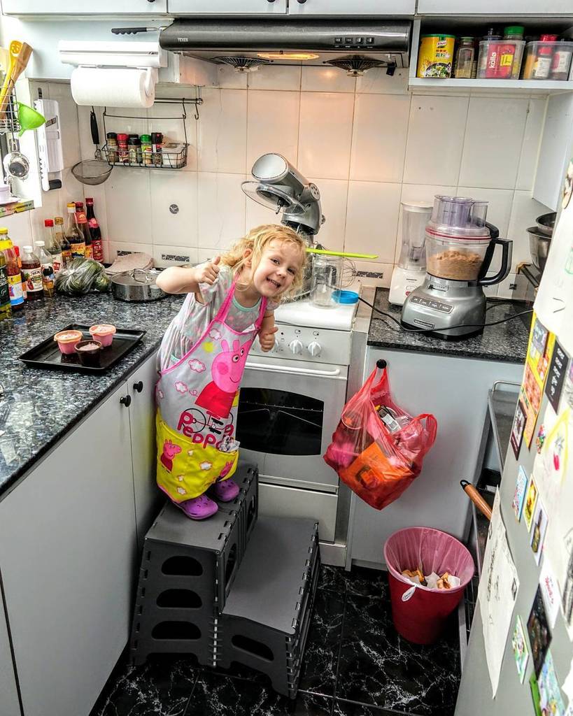 Wee_Chef_Book's tweet photo. Got a new mixer &amp; wide folding steps for help from the #WeeChefs #EveJune helping with berry #muffins &amp; #peanutbut… https://t.co/lPcQWRWngD https://t.co/lVppSqGxqJ