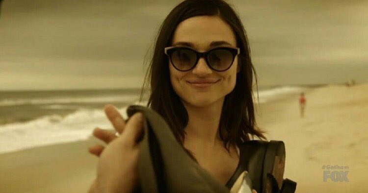 crystalreedchi's tweet photo. 📸| Stills de Crystal Reed como Sofia Falcon en el 4x03 de Gotham https://t.co/trExAJMbSv