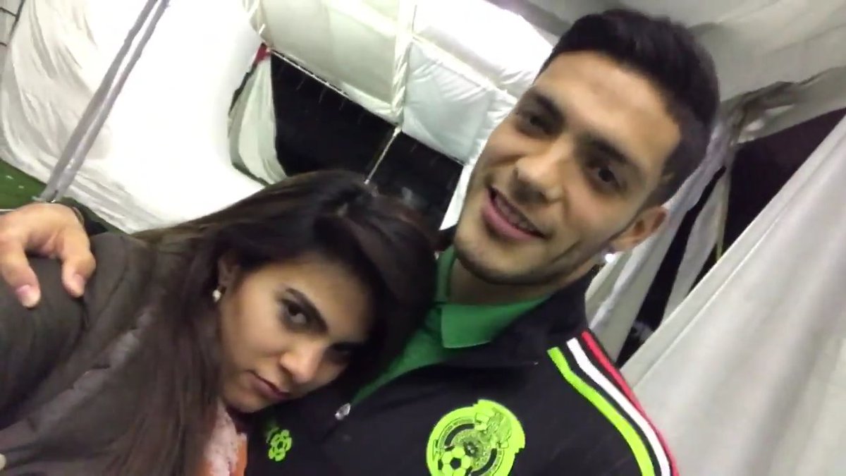 conejito_q7's tweet photo. Loa amo @Raul_Jimenez9 y @miri_jim los mejores...
Hoy gana @miseleccionmx 👏👏🇲🇽 #FuerzaMexico #PasionyOrgullo https://t.co/5lSiTHWjWL