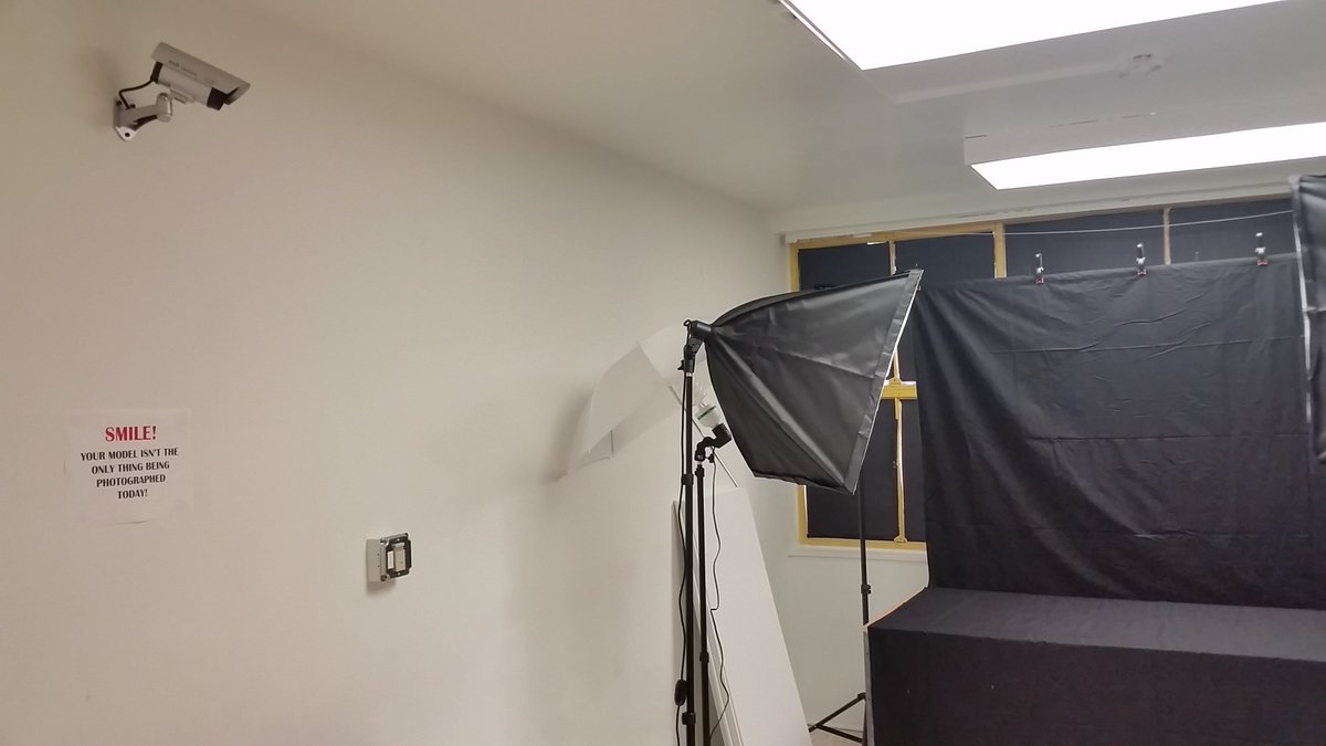 TheKorjin's tweet photo. Smile! Your model isn't the only thing being photographed today! #photography #Modeling https://t.co/8MIcsP1bak