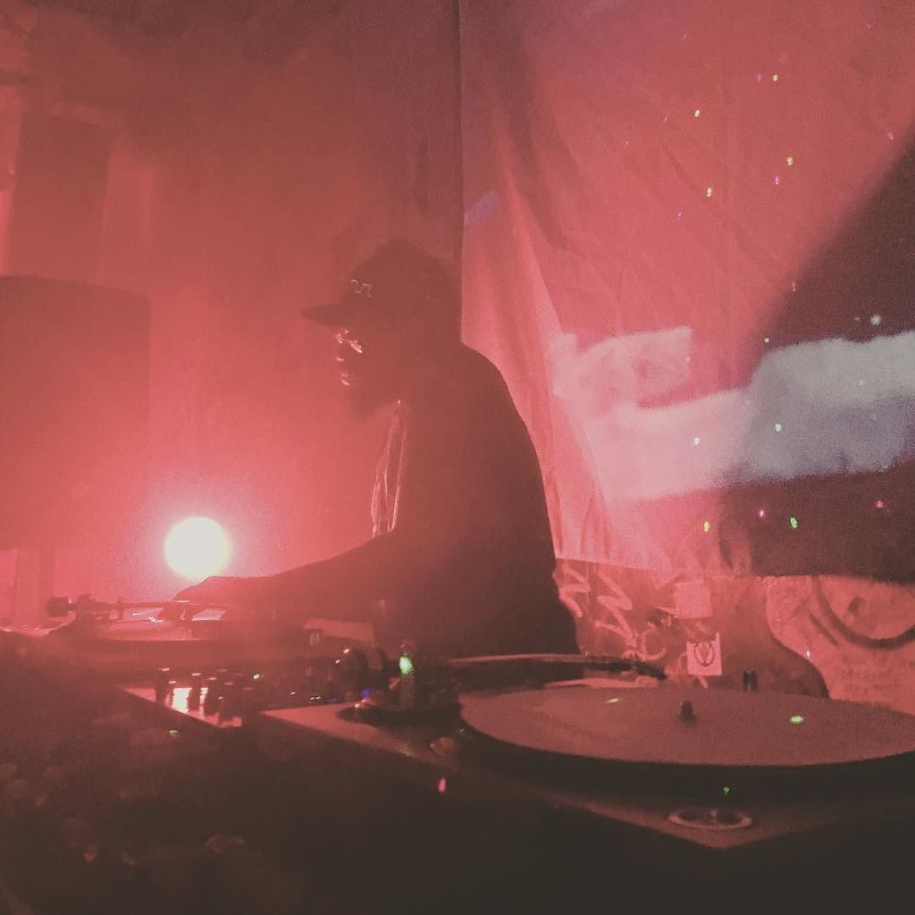 coarses's tweet photo. Opener @ageless_adab #techno #technomusic #intrainingcle #dj #djset #cleveland https://t.co/pcK79IMyr4 https://t.co/CNAU2hU1SM