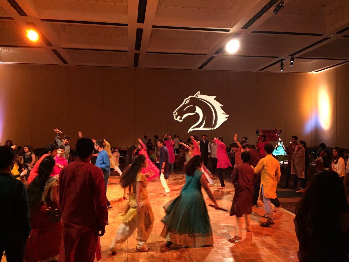 StephenBerg414's tweet photo. Saarang Dance Party @utarlington is amazing! @UTAliveoncampus @stuAffairsUTA #MavsEngage https://t.co/rthzS9Qfz9