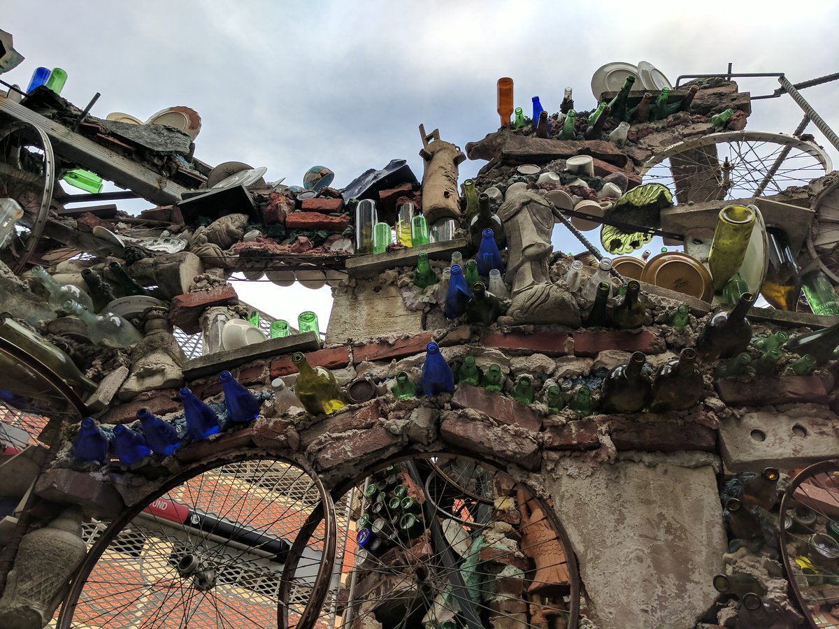 YashYanthi's tweet photo. So @magicgardens in @visitphilly was amazing! ♥️ So much shine and glimmer #MurphysDoPhilly #PhillyPartner https://t.co/GRXiyeBjSK