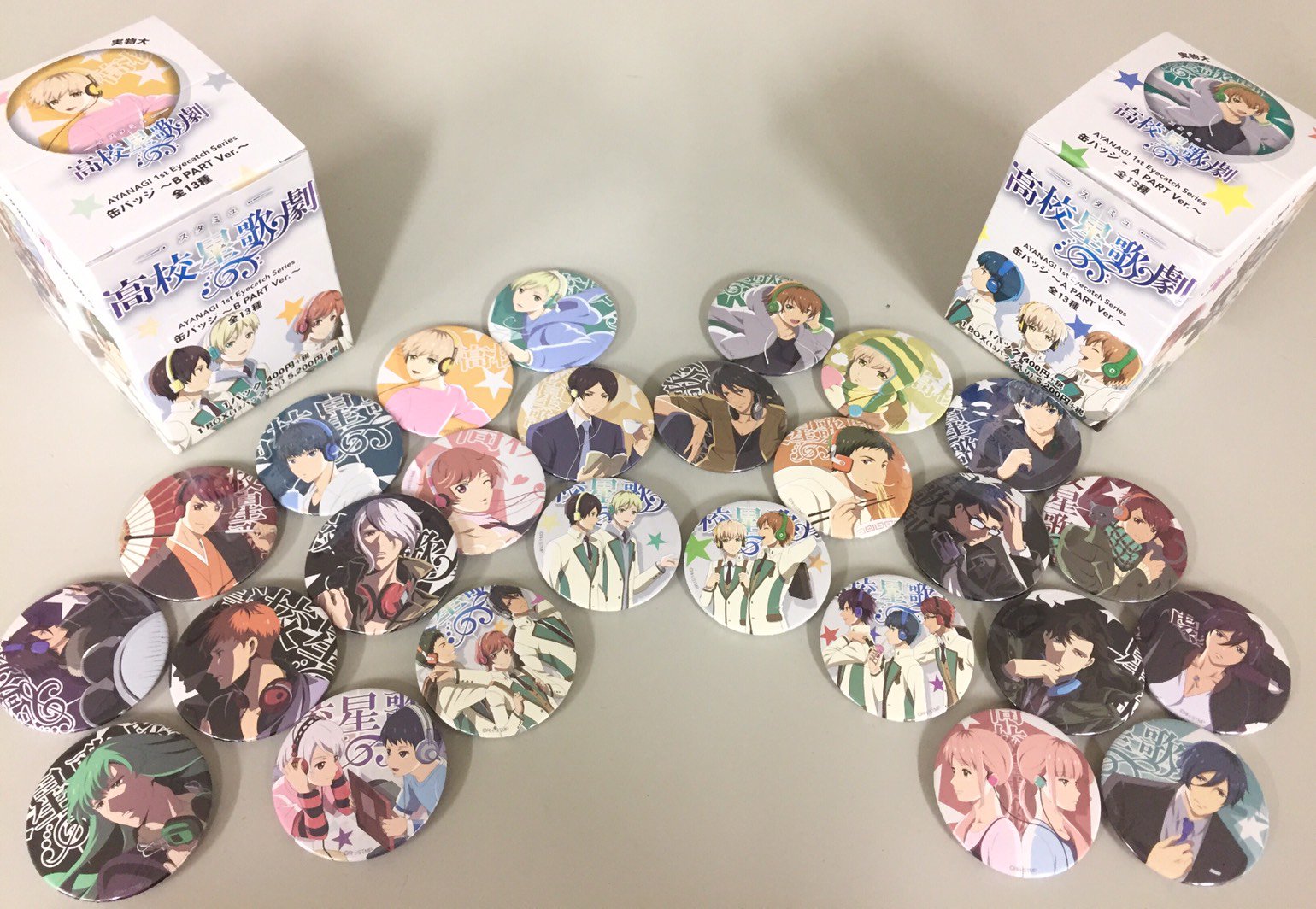 Tvアニメ スタミュ 公式 בטוויטר Fes 17物販 新作商品をパシャリ トレーディングアクリルキーホルダー スクエア缶バッジ アイキャッチ缶バッジ ロックグラスも スタミュ