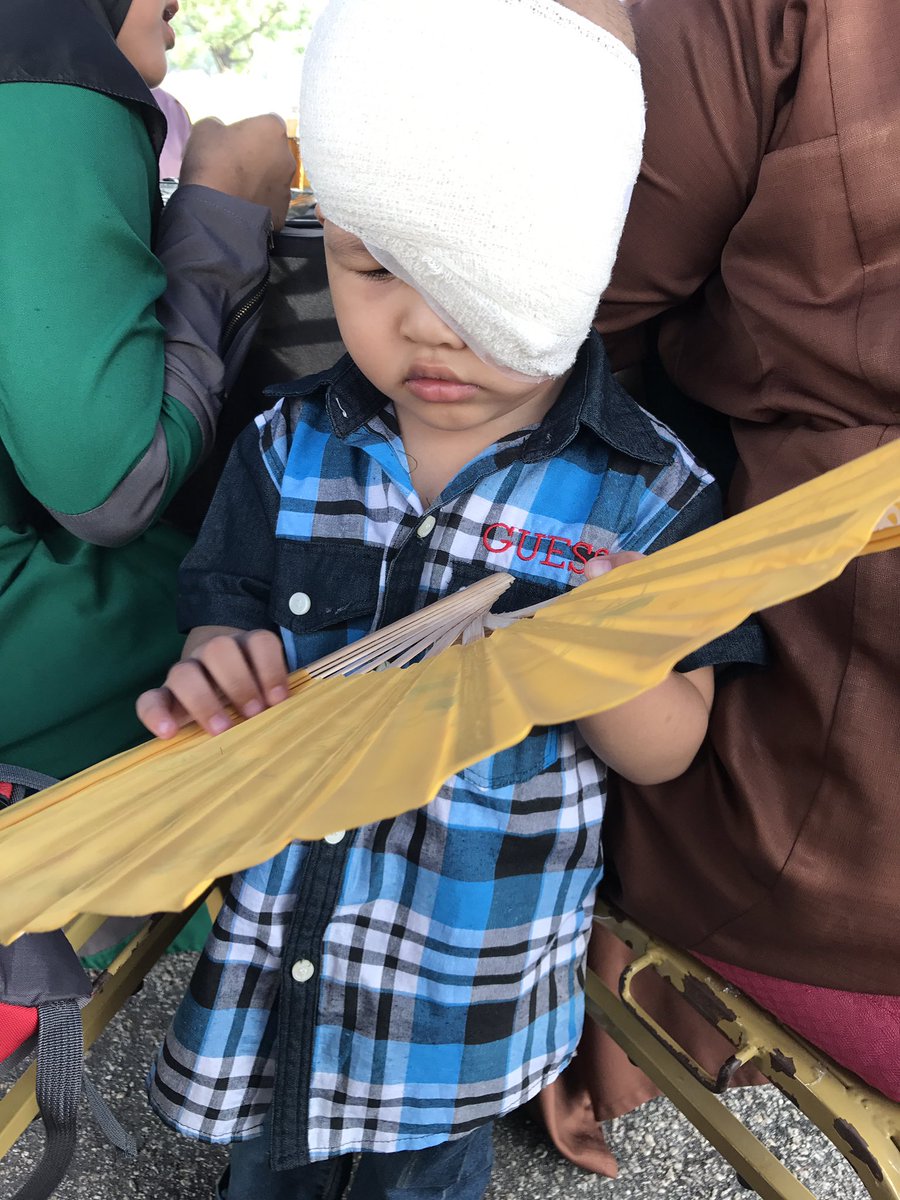 KolejTunFatimah's tweet photo. Tengok adik faiz ni geng ! Comel kannn 😍🙂😘 we love you Faiz Sayang 💜🌸🦄🦄💋@OneLoveFest_ #OLF2017 https://t.co/jVNArxeVzR