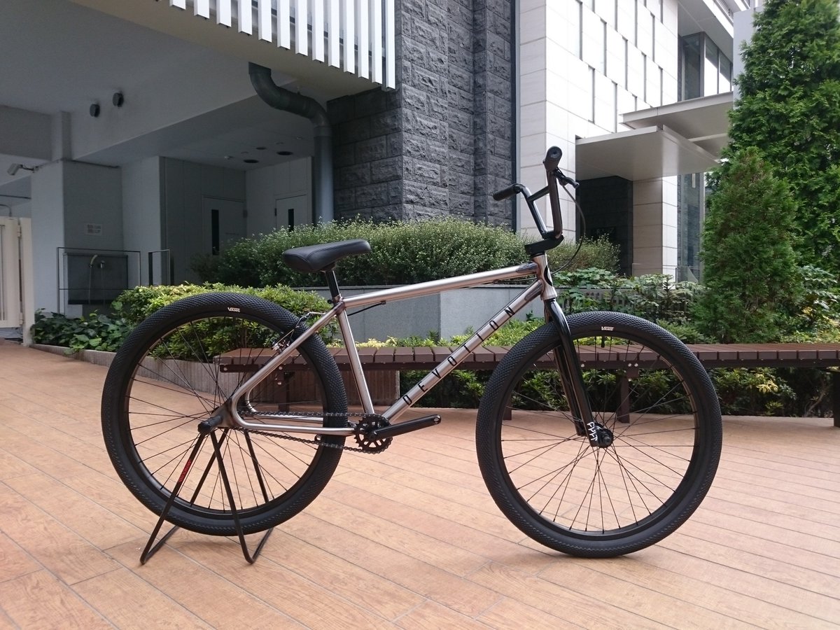 堀江自転車 岡崎橋自転車 Cultの26インチbmx Divotion 26入荷しました インチや24インチでは満足できない方にオススメです 塗装なしのrawカラーもめちゃんこシブくてかっこいいです 91 800 Tax In