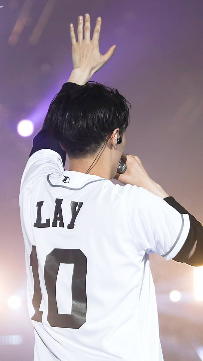 aerionea's tweet photo. #HAPPYLAYDAY #XingForL
A multi-talented and stage sLAYer💖
Happy Birthday Yixing!🎉🎈🎂  Wishing you  happiness and good health😘 https://t.co/EYSdCCGcyB