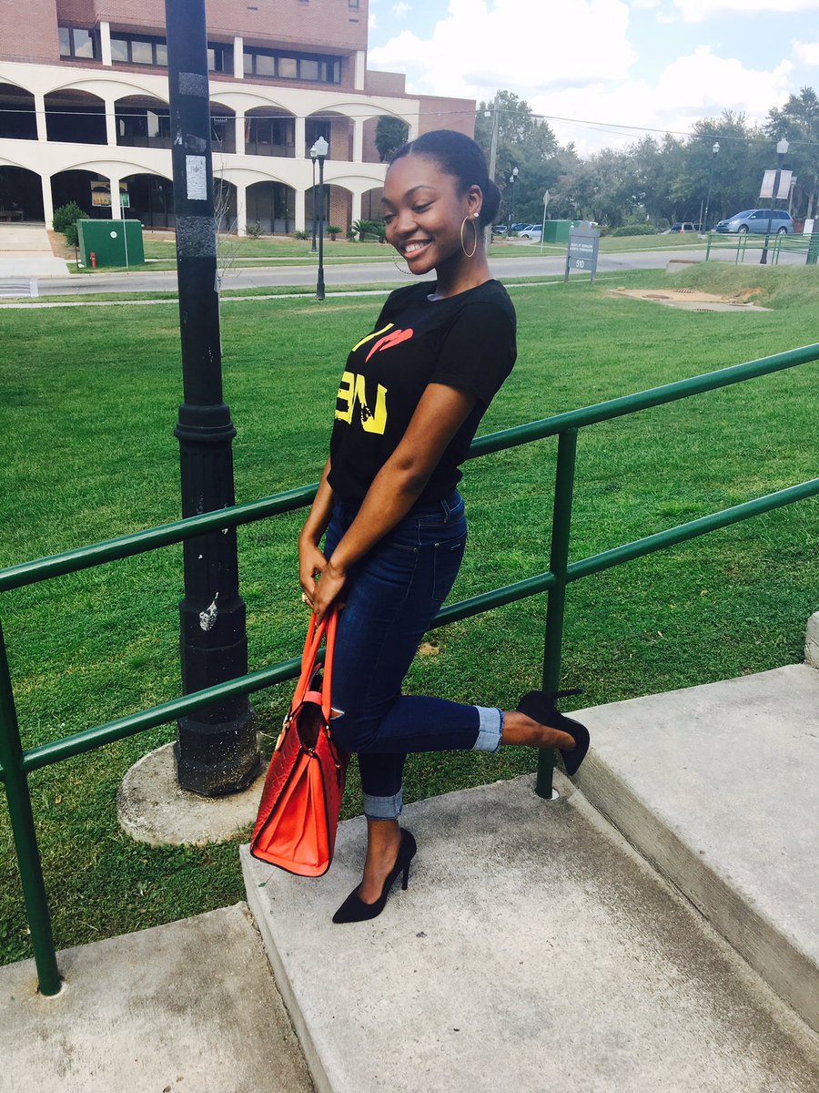 nobodybutme32's tweet image. She Love Them BN Men 💁🏽❤️ #SetFriday
