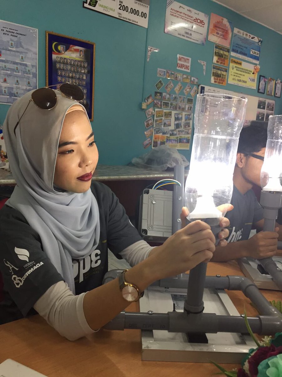 hopeutp's tweet photo. [ Hope UTP Live Update ]

Final checks before installation of the solar lamps.

#HopeUTP #CommunityProject https://t.co/fv08oGqqij