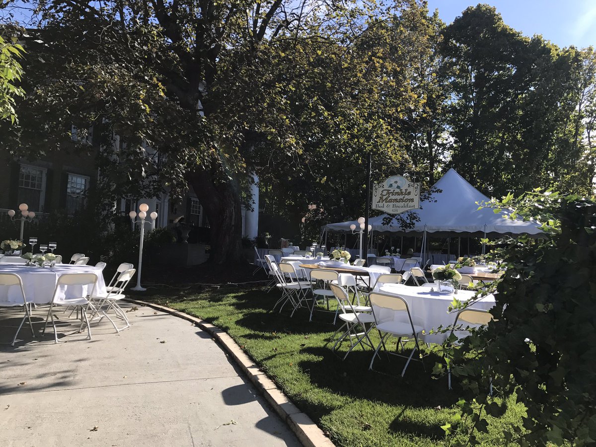 Liquid_Staffing's tweet photo. Congratulations Sarah &amp; Sam! A beautiful wedding at the Trinkle Mansion. #reception #weddingreception #liquidstaffing  #yourgrateescape https://t.co/Tm2LB3FHQS