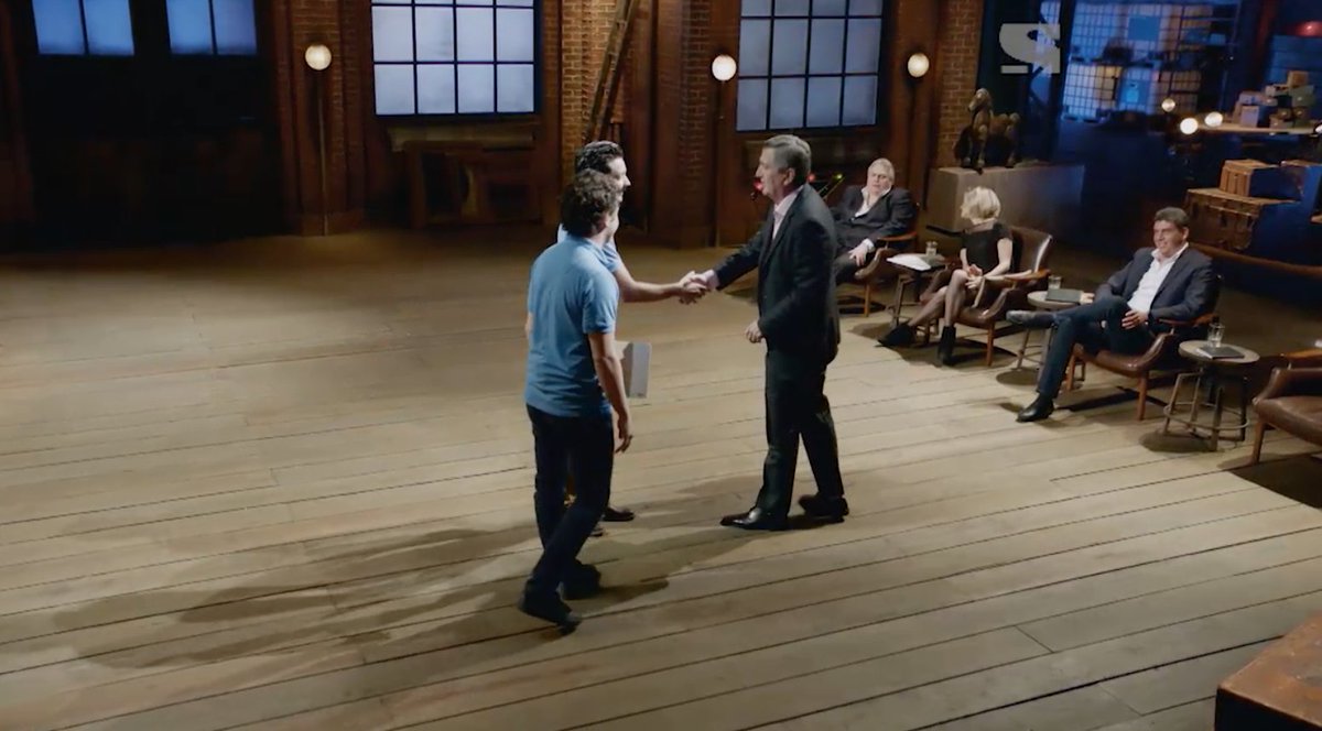 SonyChannelMX's tweet photo. ¡A casi un año de la negociación entre @thinkandpaint y @jorgevergara llegó la hora de ver cómo van los negocios!🤑

#SharkTankMx🦈 https://t.co/9yUTehr9Tj