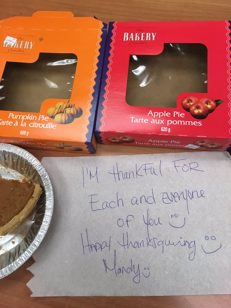 ChristineJ78's tweet photo. Team Henderson has THE BEST Managers! 👌😊#hendersonhighrollers https://t.co/agTNqnMu5I
