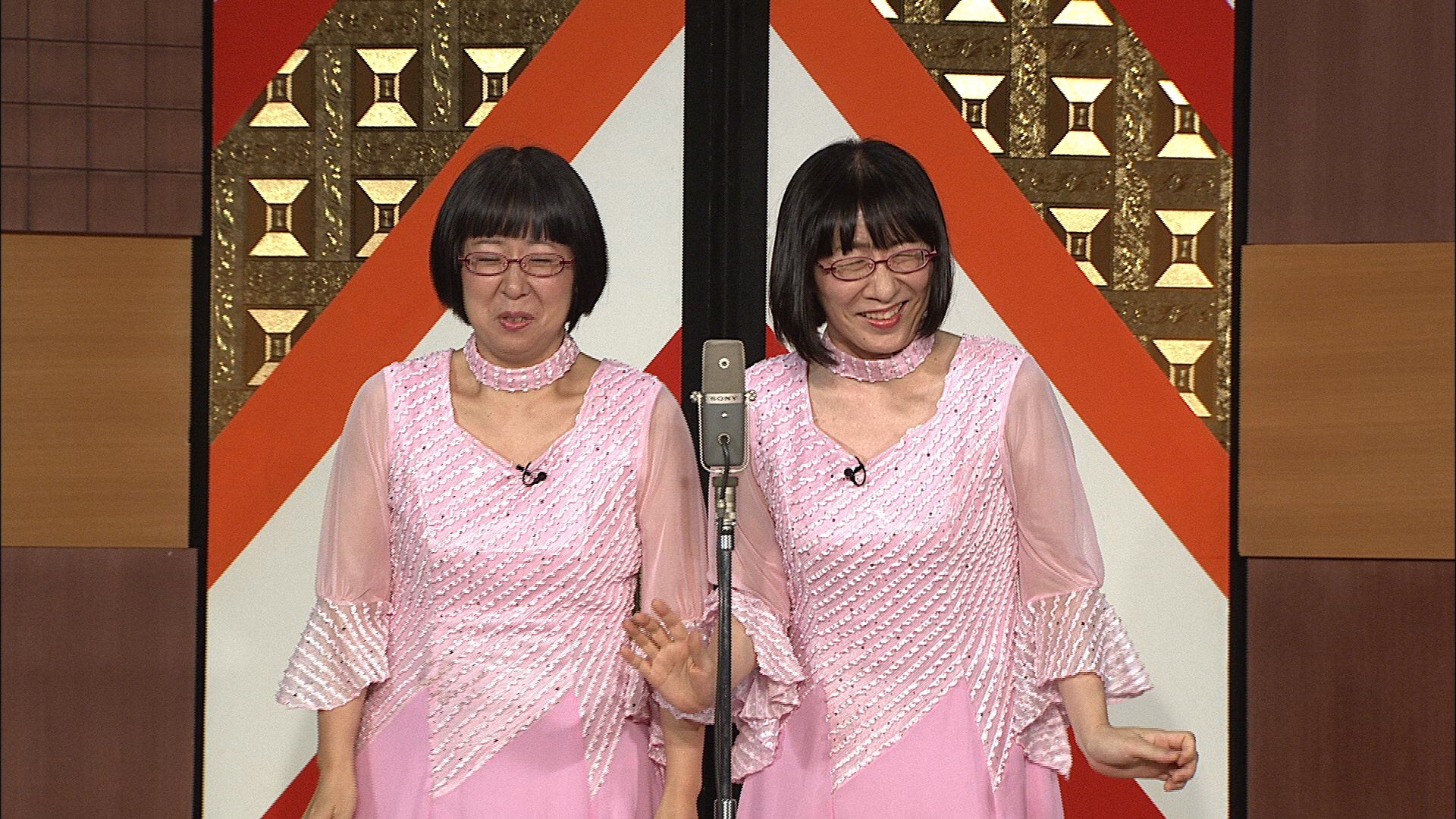 お笑い演芸館vs 今夜の お笑い演芸館 は漫画トリオ特集 １９６０年代に一世を風靡した ノック フック パンチ の爆笑トリオ漫才 出演 ナイツ 青芝フック ザ ぼんち 内海桂子 阿佐ヶ谷姉妹 ライス イワイガワ が まるちょば スーパー