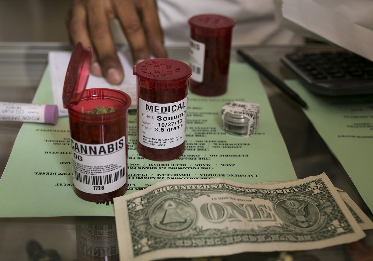 SFGate's tweet image. Government jobs sprout as legal pot looms in California dlvr.it/PswhjD