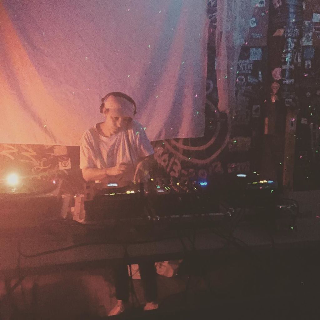 coarses's tweet photo. Moves #intrainingcle #techno #technomusic #technolove #lovetechno #dj #djset #room4resistance #cleveland https://t.co/W2fK256Uz0 https://t.co/UJ4QkZcjUh